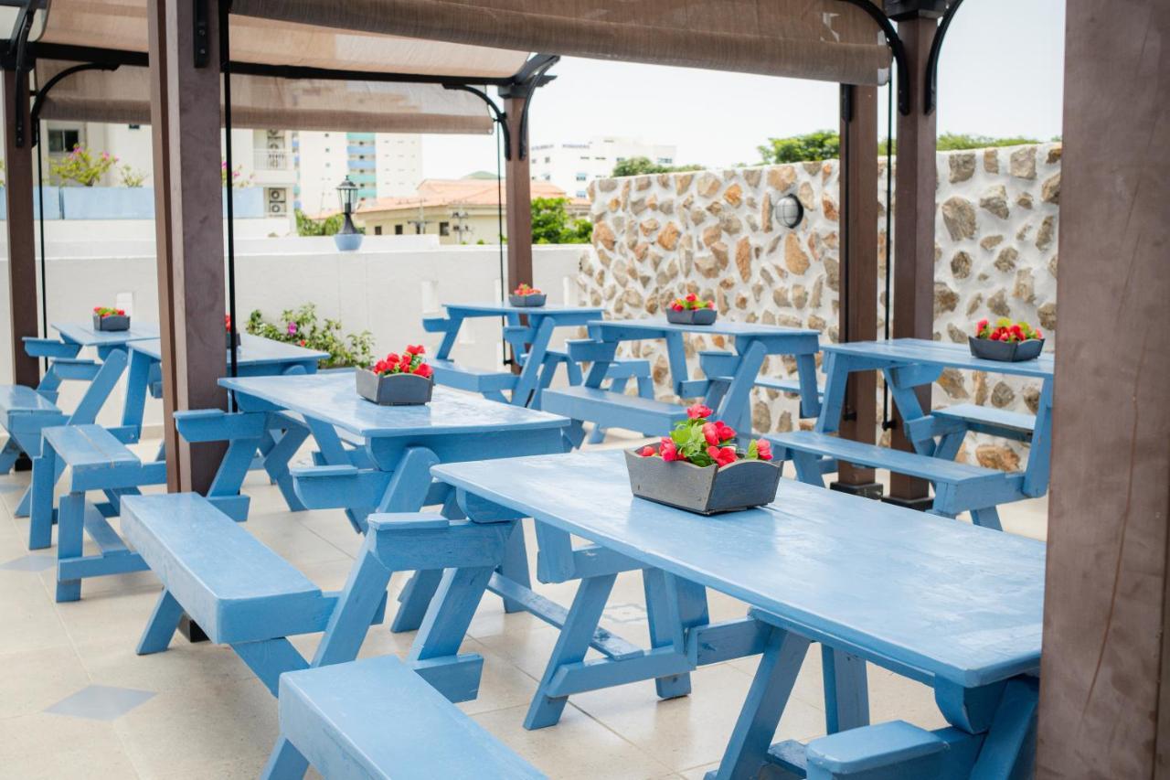 Hotel Adaz Mediterraneo Санта Марта Екстериор снимка